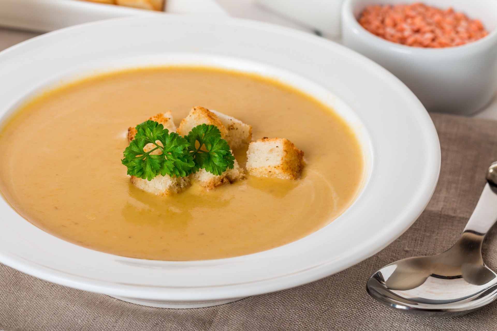 Vegetarian lentil cream soup